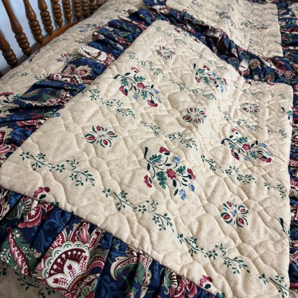 N/A quilted bedspread